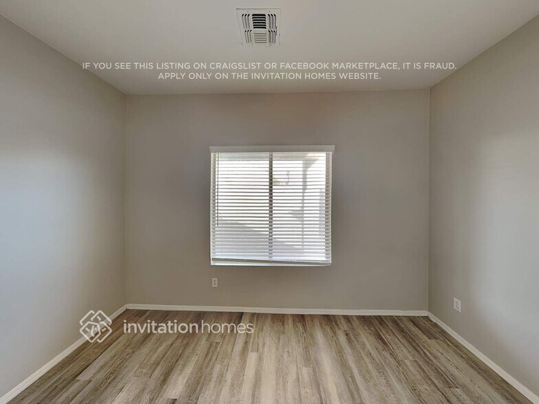 Building Photo - 14226 W Hearn Rd