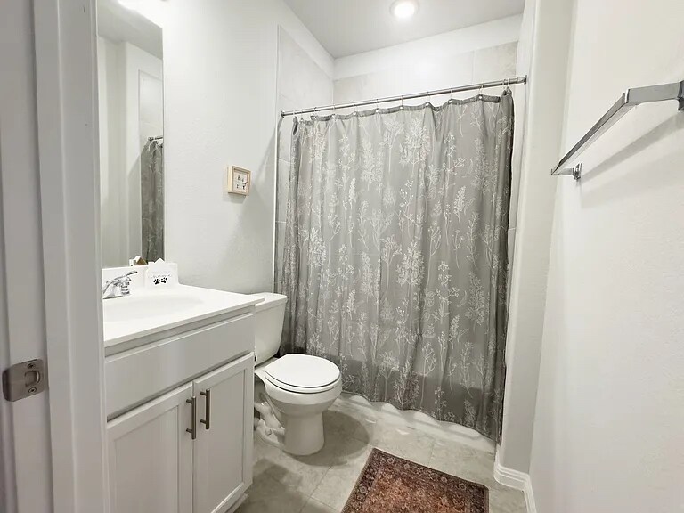 2nd bathroom - 115 Goosewinged Dr