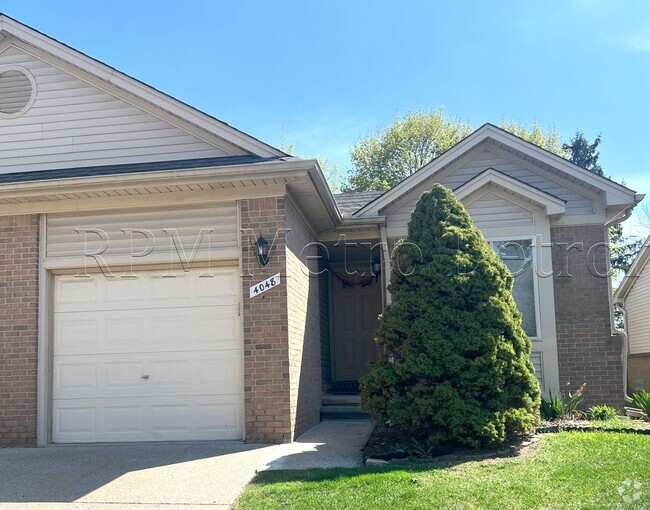 Building Photo - 4048 Heatherwood Ct