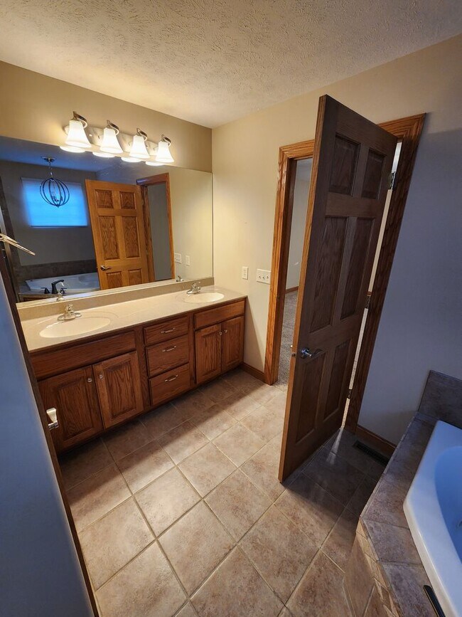 Building Photo - 4021 Sandalwood Drive