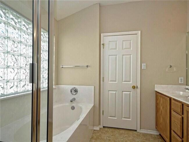 Building Photo - 11113 Crazy Well Dr