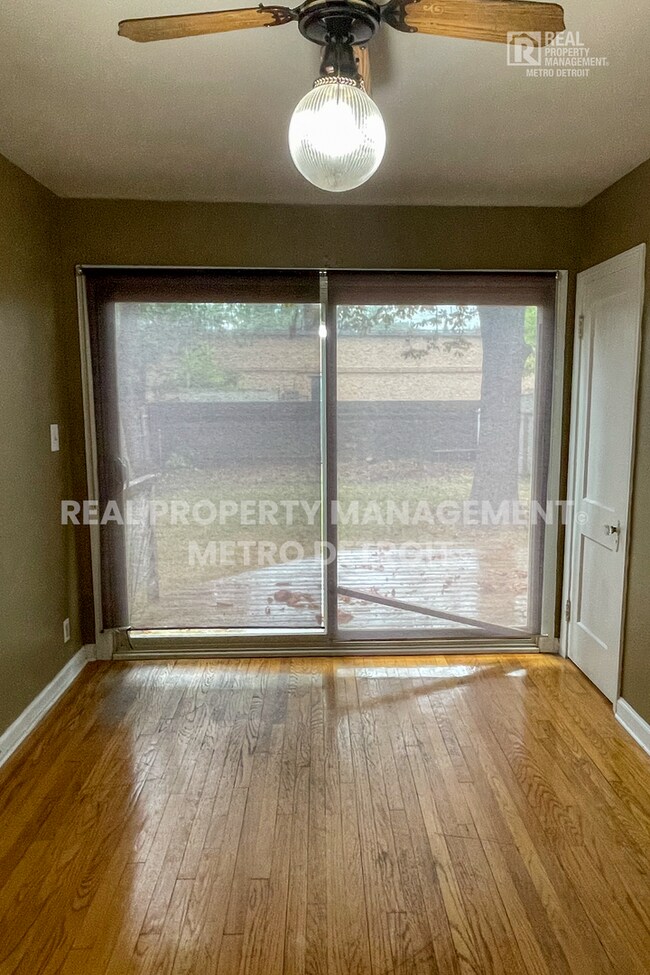 Building Photo - LEASE TODAY and SAVE!!