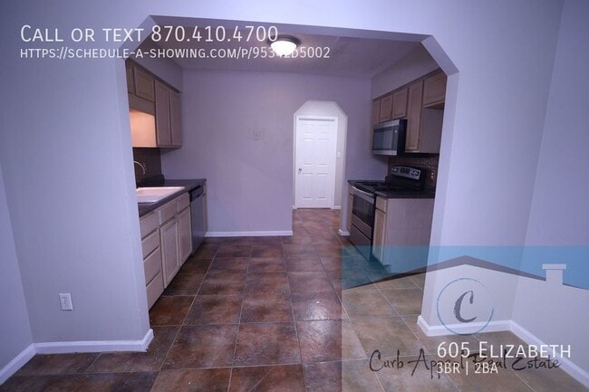 Building Photo - 605 Elizabeth-