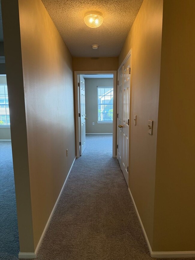 Building Photo - Spacious 2B/2B Renovated Condo - The Reserve in Bluffton - No July Rent!!