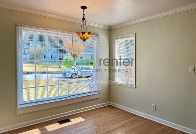 Building Photo - 4803 Orchard View Dr