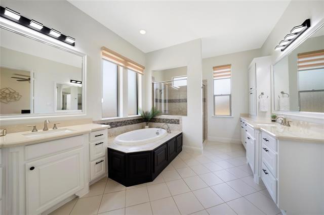 Building Photo - 741 Almeda Dr