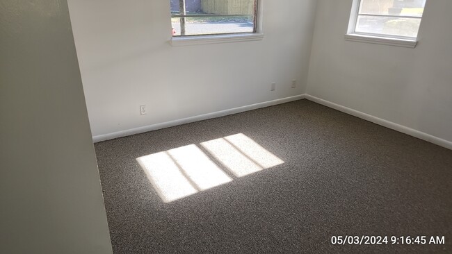 Building Photo - 313 Oleander Dr