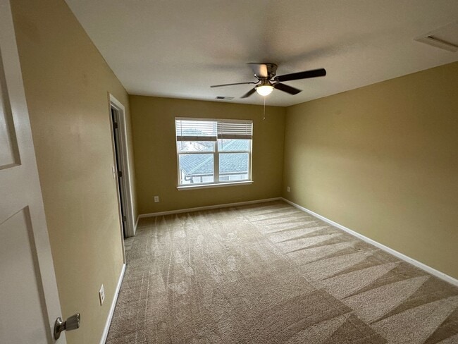 Building Photo - Water View Condo