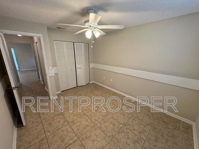 Building Photo - 360 Vincent Dr
