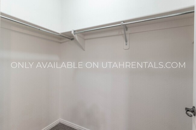 Building Photo - 1508 W 110 N