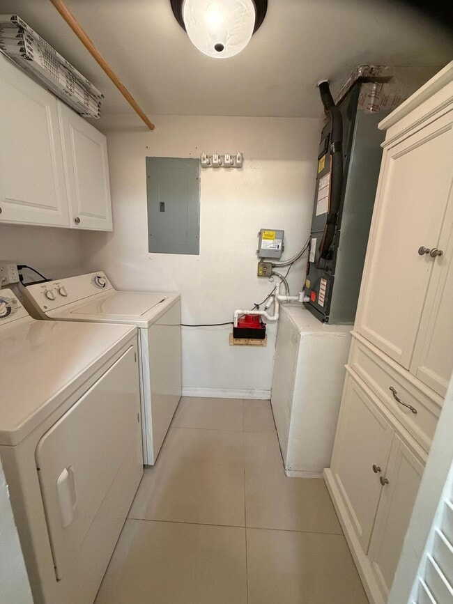 Building Photo - 5930 Whispering Pine Way