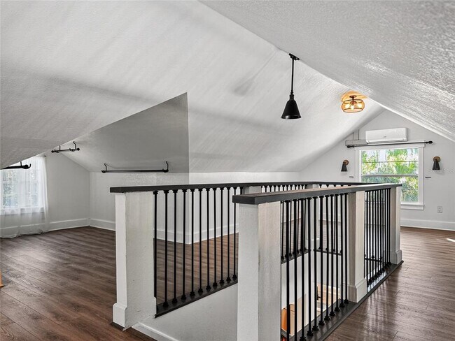 Building Photo - 1016 E Washington Ave