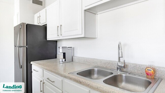 Building Photo - 1601 W Arbrook Blvd