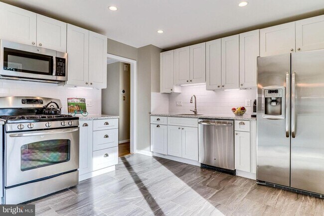 Building Photo - 6519 Engel Dr