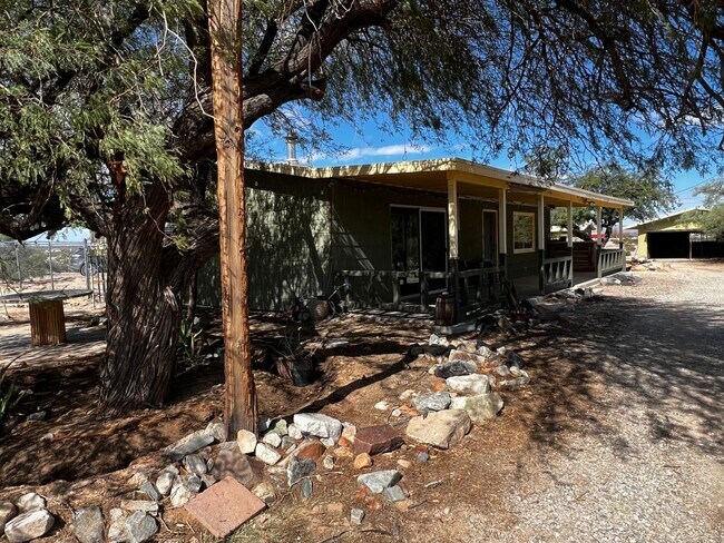 Building Photo - For Rent – Private Desert Retreat in Wonde...