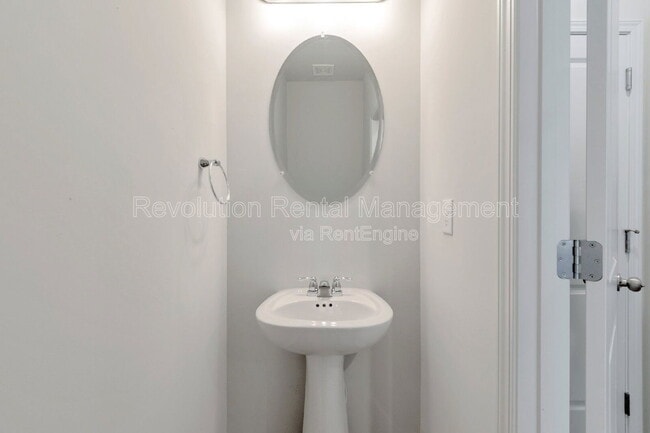 Building Photo - 101 Tumbling Waters Trl