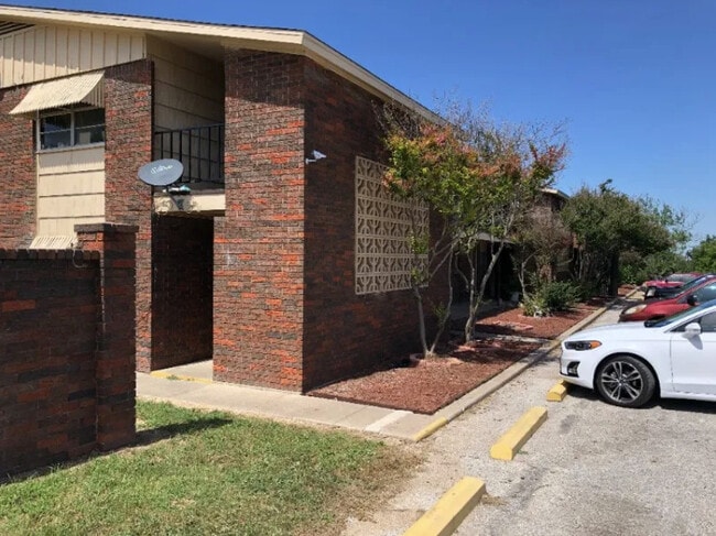 Building Photo - Highland Terrace Apartments