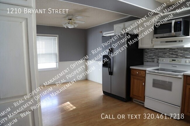 Building Photo - 1210 Bryant St