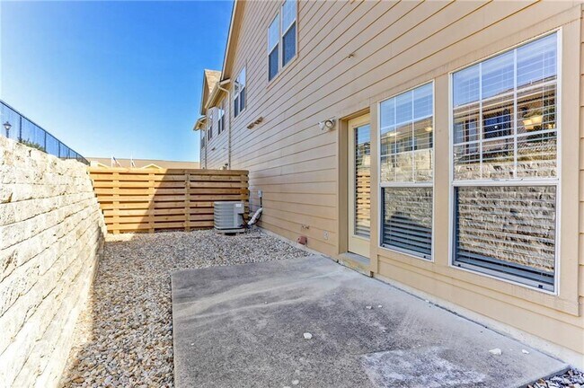 Building Photo - 20904 Waterside Dr