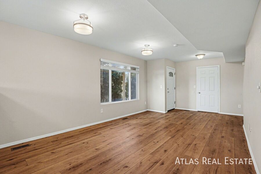 Building Photo - 7829 Antelope Valley Point