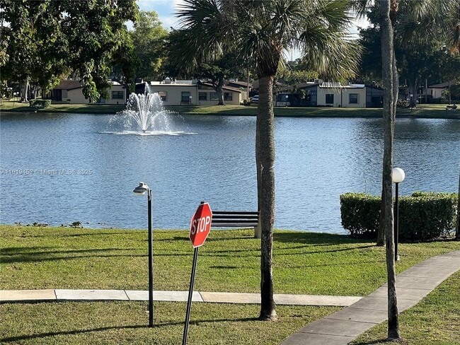 Building Photo - 301 Cambridge Rd