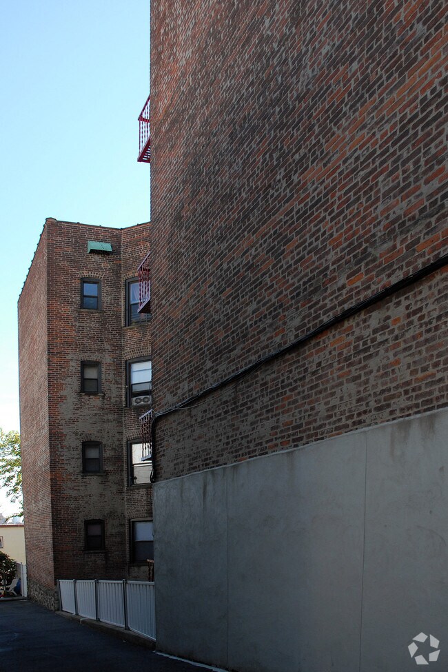 Building Photo - 6302 Polk St