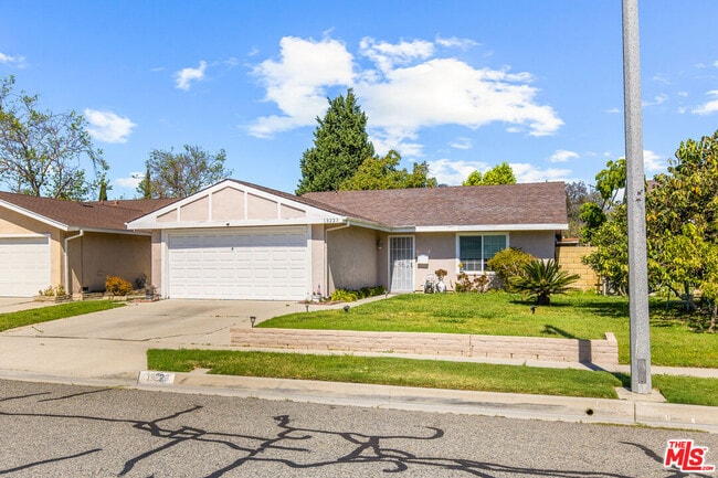 Building Photo - 13223 Arabella St