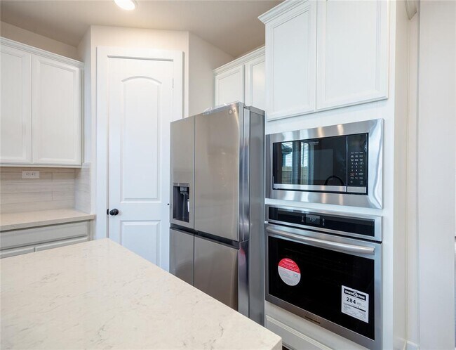 Building Photo - 6006 Rolling Strm Ct