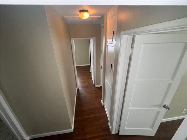 Building Photo - 2233 W Havenbrook St