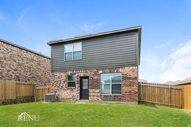 Building Photo - 1931 Hialeah Dr