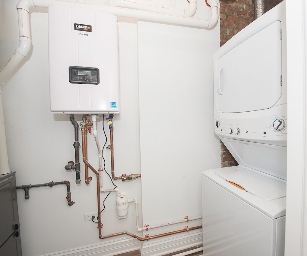 Building Photo - 4211 S Michigan Ave