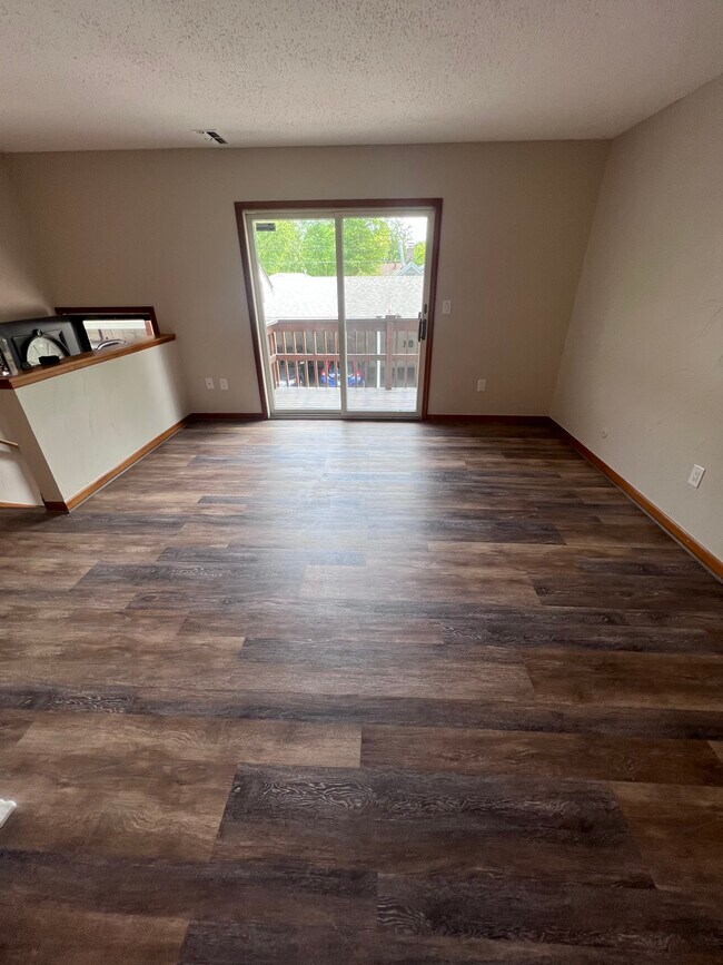 Building Photo - 261 Pinewood Cir