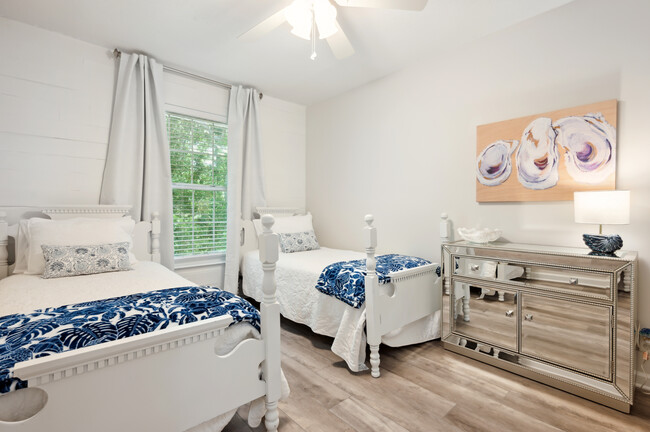 Building Photo - 200 Salt Air Dr