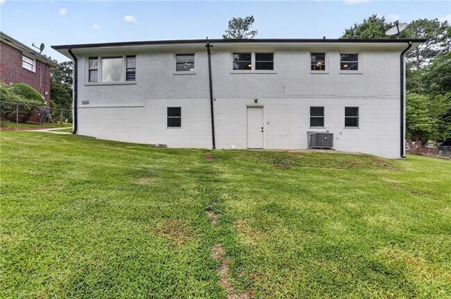 Building Photo - 3081 Glendale Ct