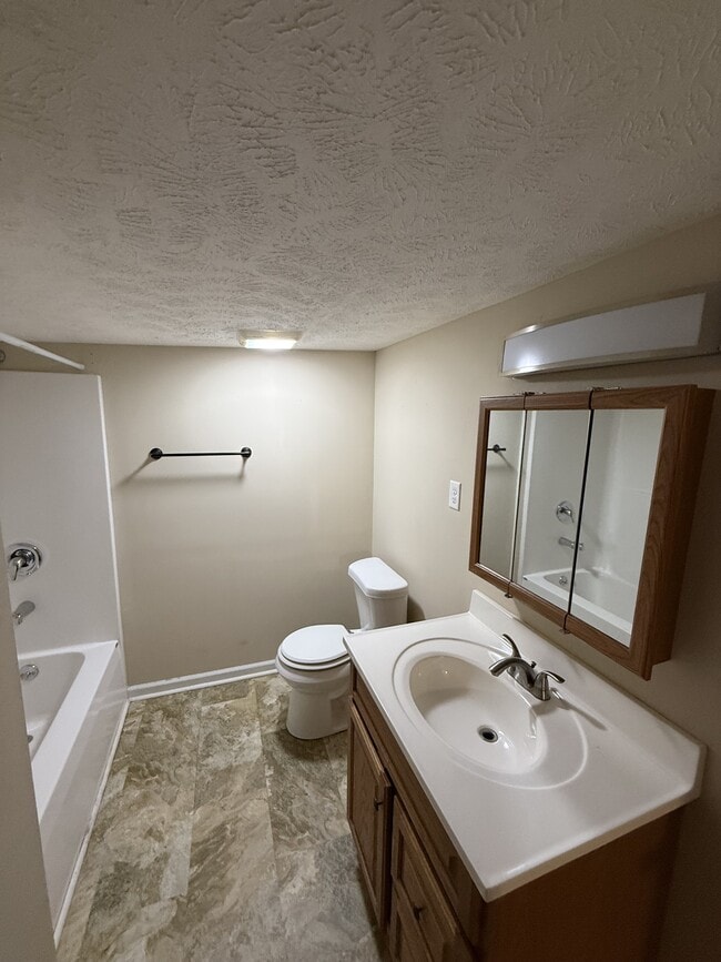 Building Photo - 9688 Leitchfield Rd