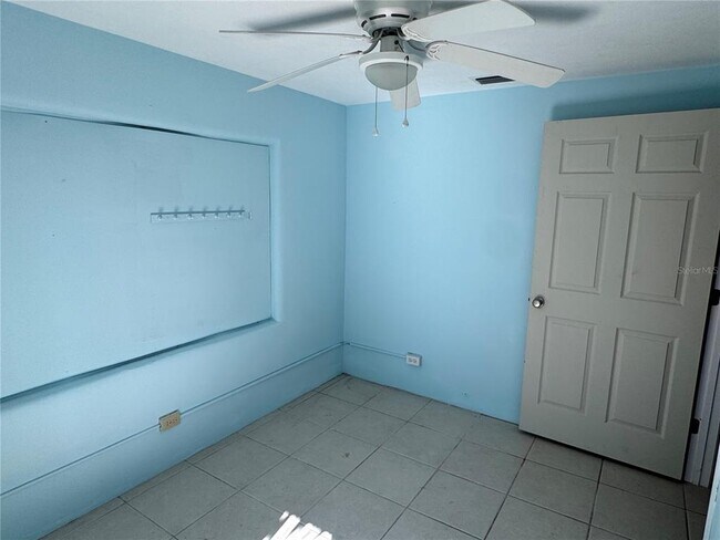 Building Photo - 2820 57th St S