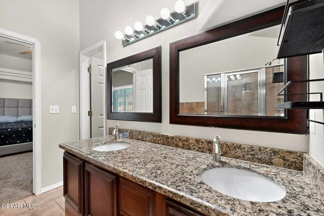 Building Photo - 3044 Tierra Fresno Dr