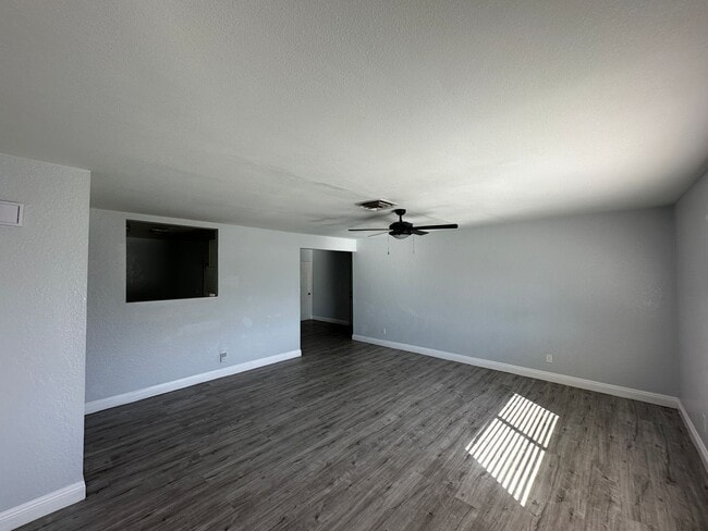 Building Photo - Terra Linda