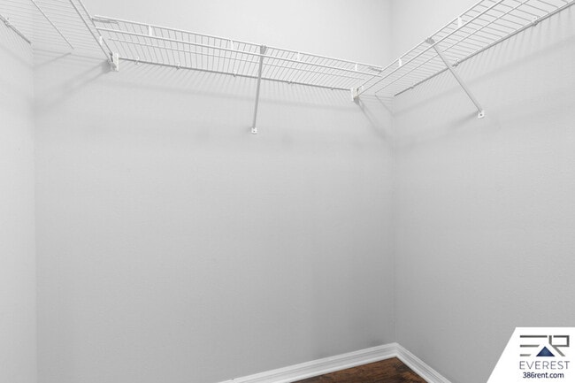 Building Photo - 7 Undermount Path E