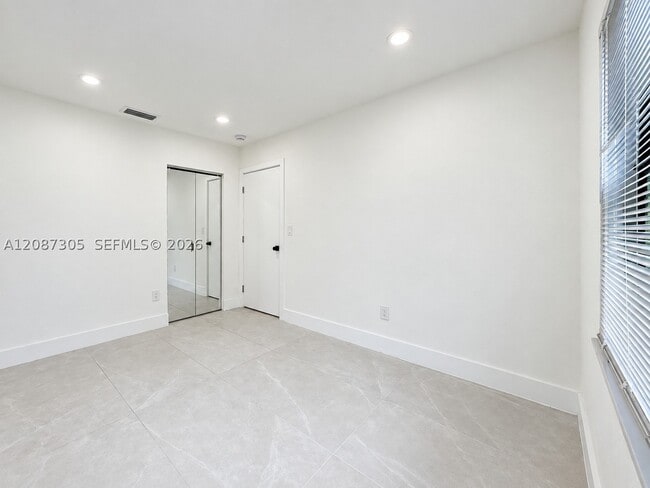 Building Photo - 1043 NW 48th St