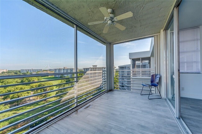 Building Photo - 625 Oaks Dr