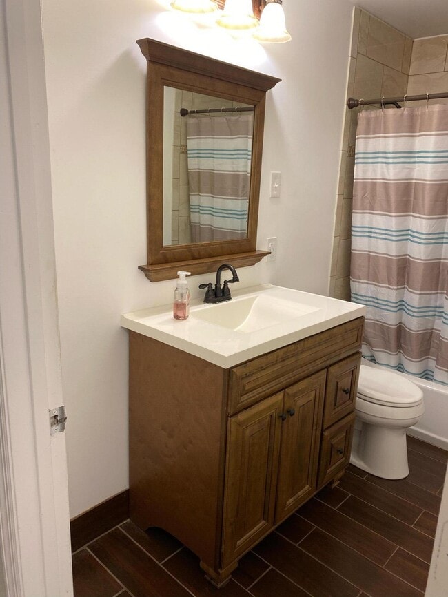 Building Photo - 1219 S 10th St