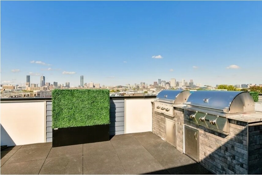 Building Photo - 400 Dorchester St