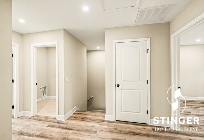 Building Photo - 14 Los Robles Rd