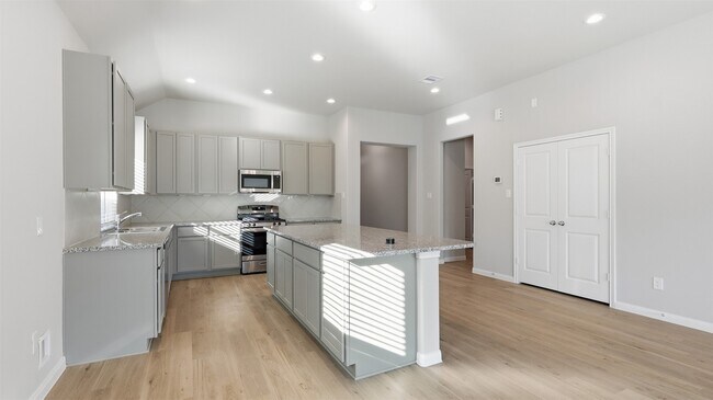 Building Photo - 3918 Sugardale St