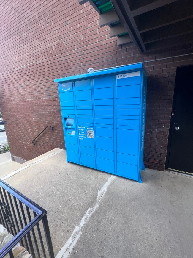 Building Photo - 891 West Blvd