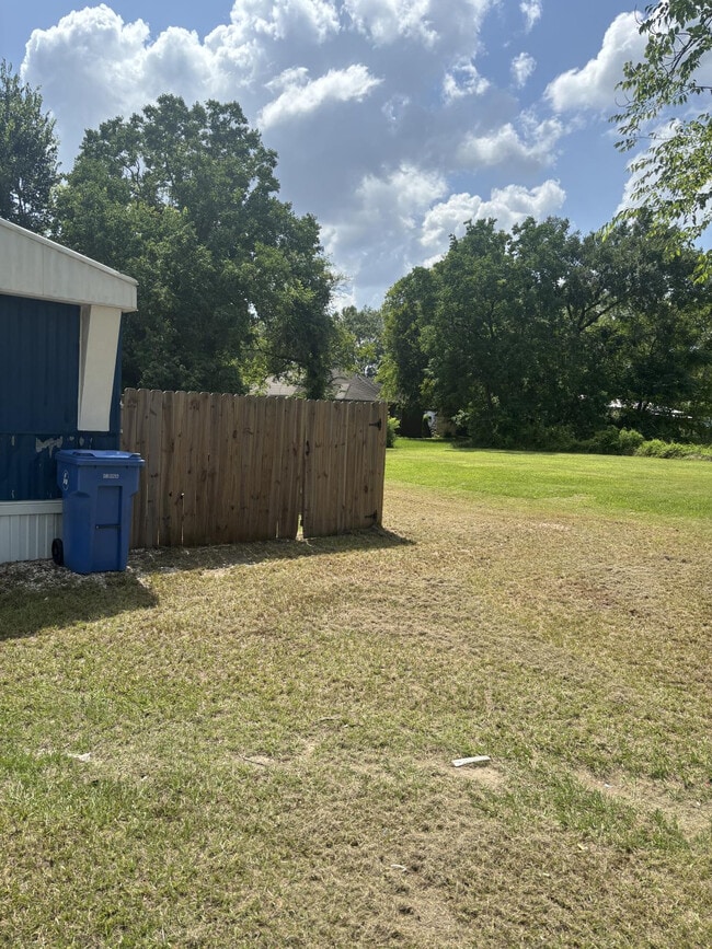 Building Photo - 601 Lubbock St