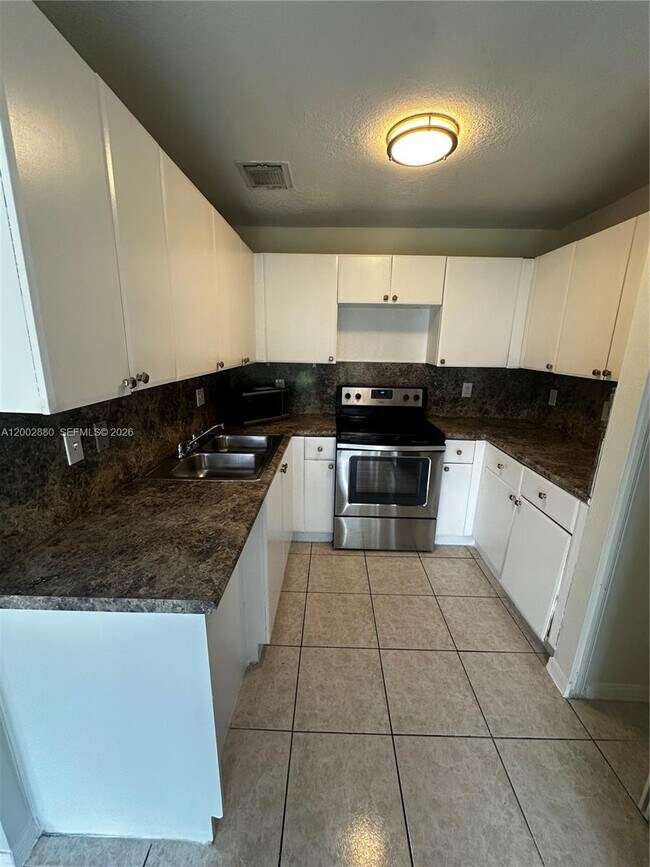 Building Photo - 26323 SW 135th Pl