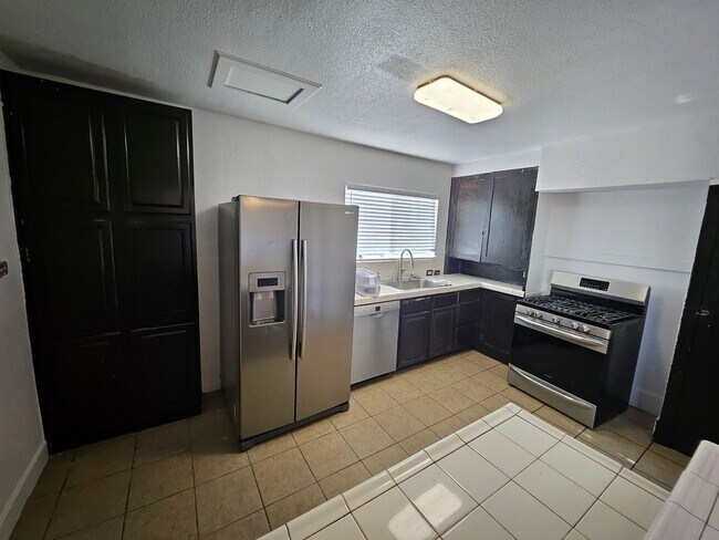 Building Photo - Welcome to Your New Home !