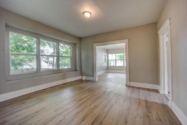 Primary Photo - Freshly Updated 2 Bedroom House
